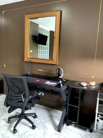 Villa SIAM studio ZEN modern desk and adjustable ergonomic chair for digital nomad  800 -